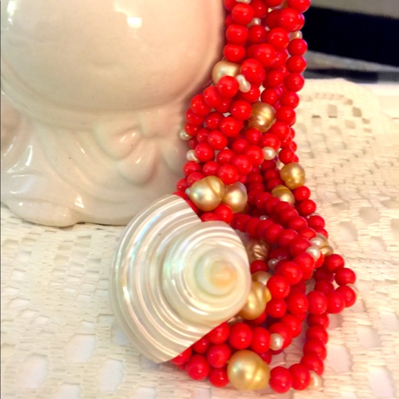 Jewelry - Salmon color beads with white seashell